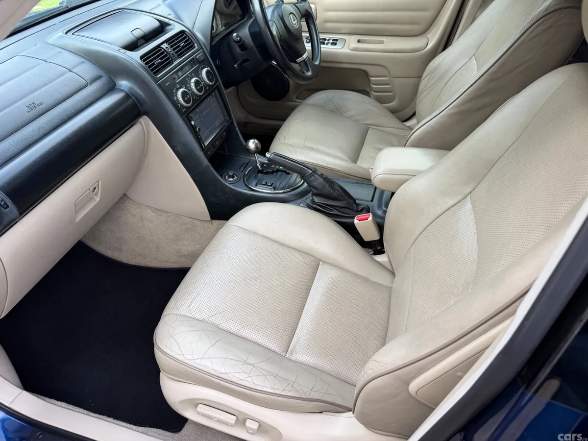 Lexus IS Saloon, Petrol, 2004, Blue