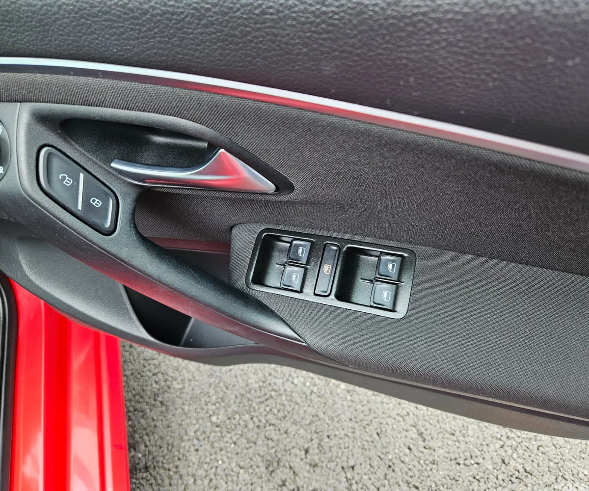 Volkswagen Polo Hatchback, Petrol, 2017, Red