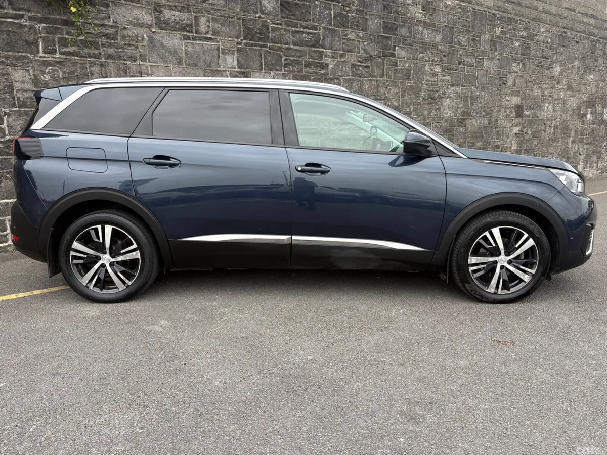 Peugeot 5008 MPV, Diesel, 2019, Blue