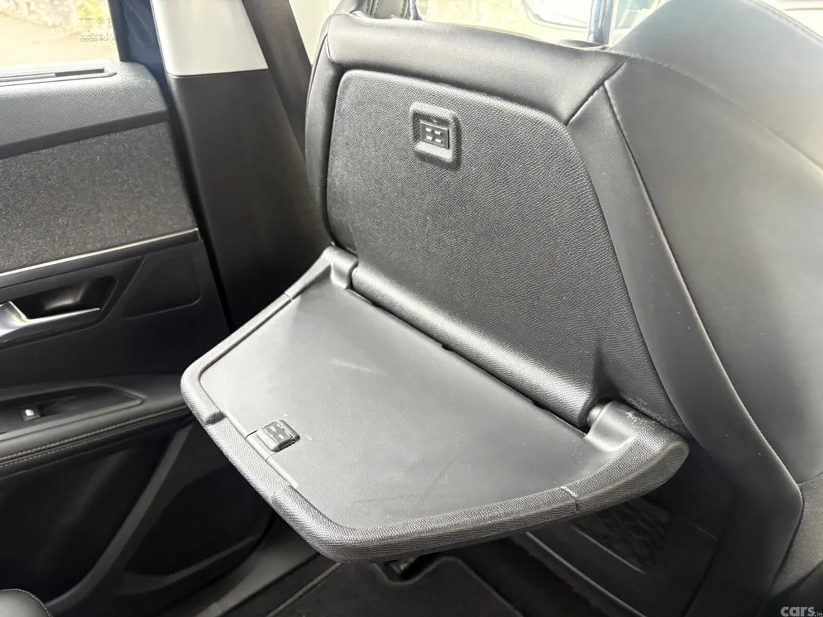 Peugeot 5008 MPV, Diesel, 2019, Blue