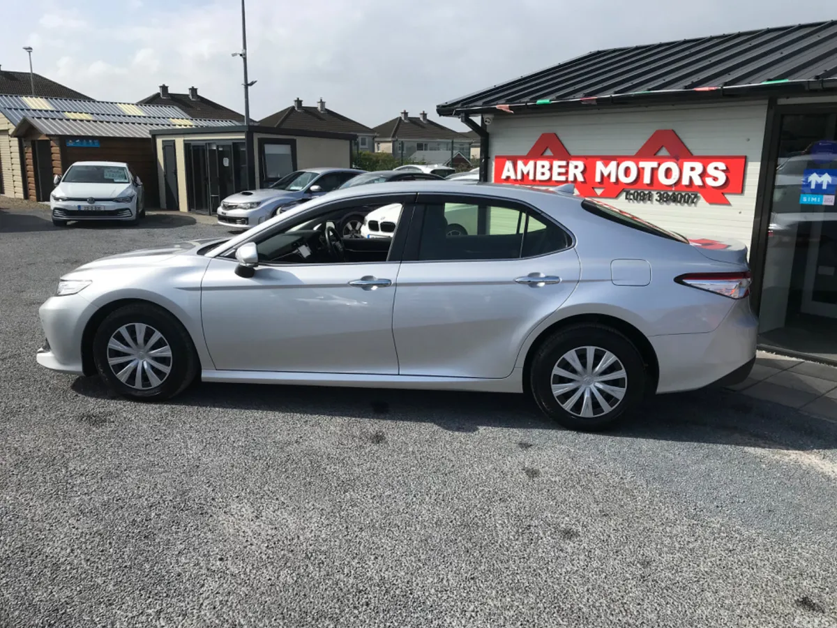 Toyota Camry Saloon, Petrol Hybrid, 2021, Silver