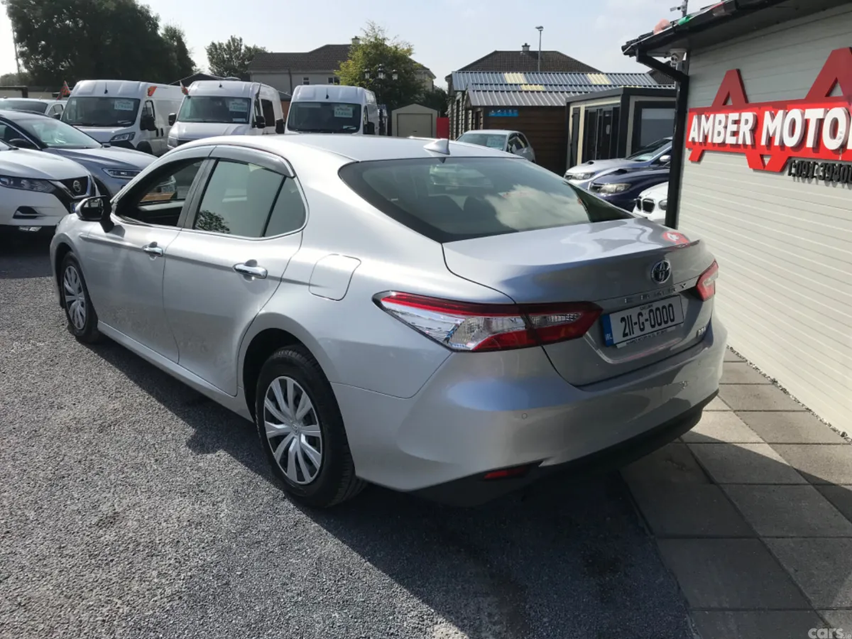 Toyota Camry Saloon, Petrol Hybrid, 2021, Silver