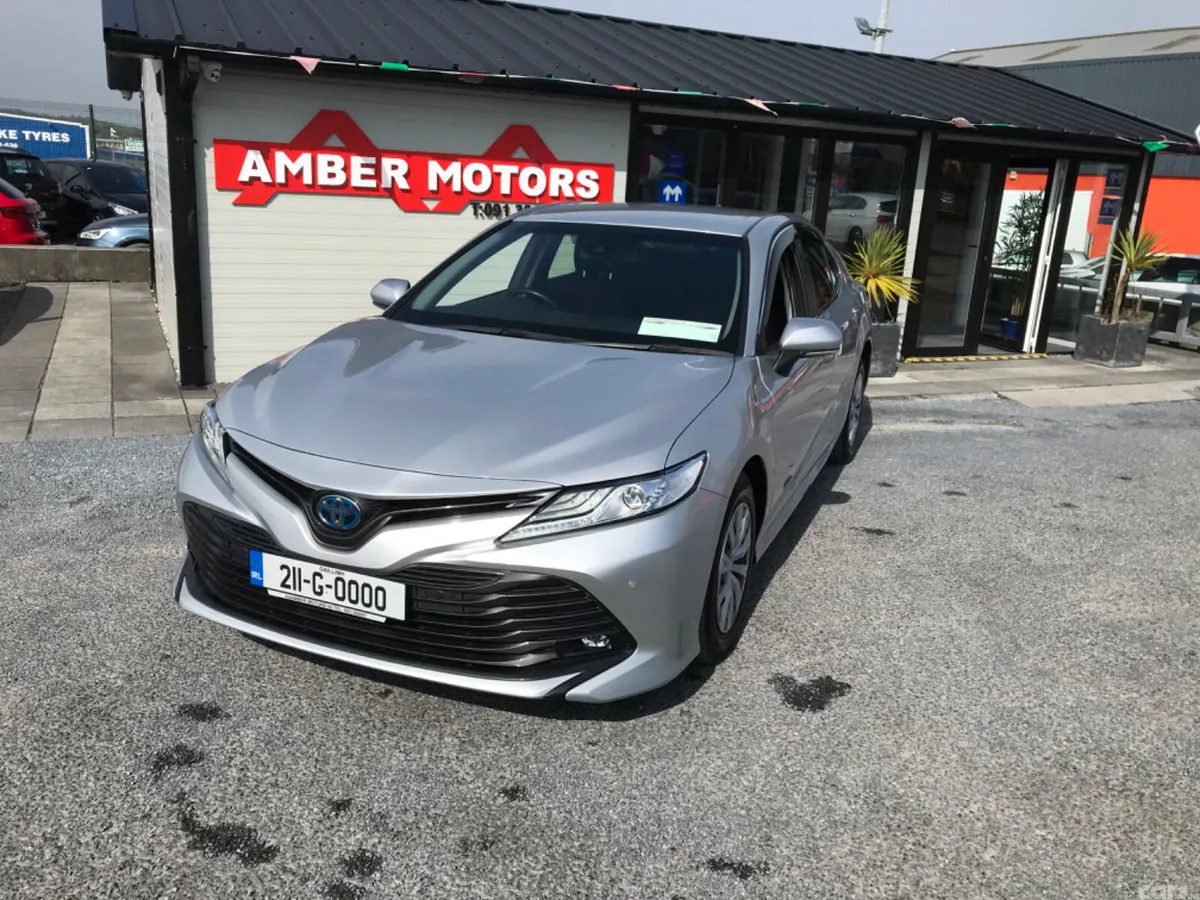 Toyota Camry Saloon, Petrol Hybrid, 2021, Silver