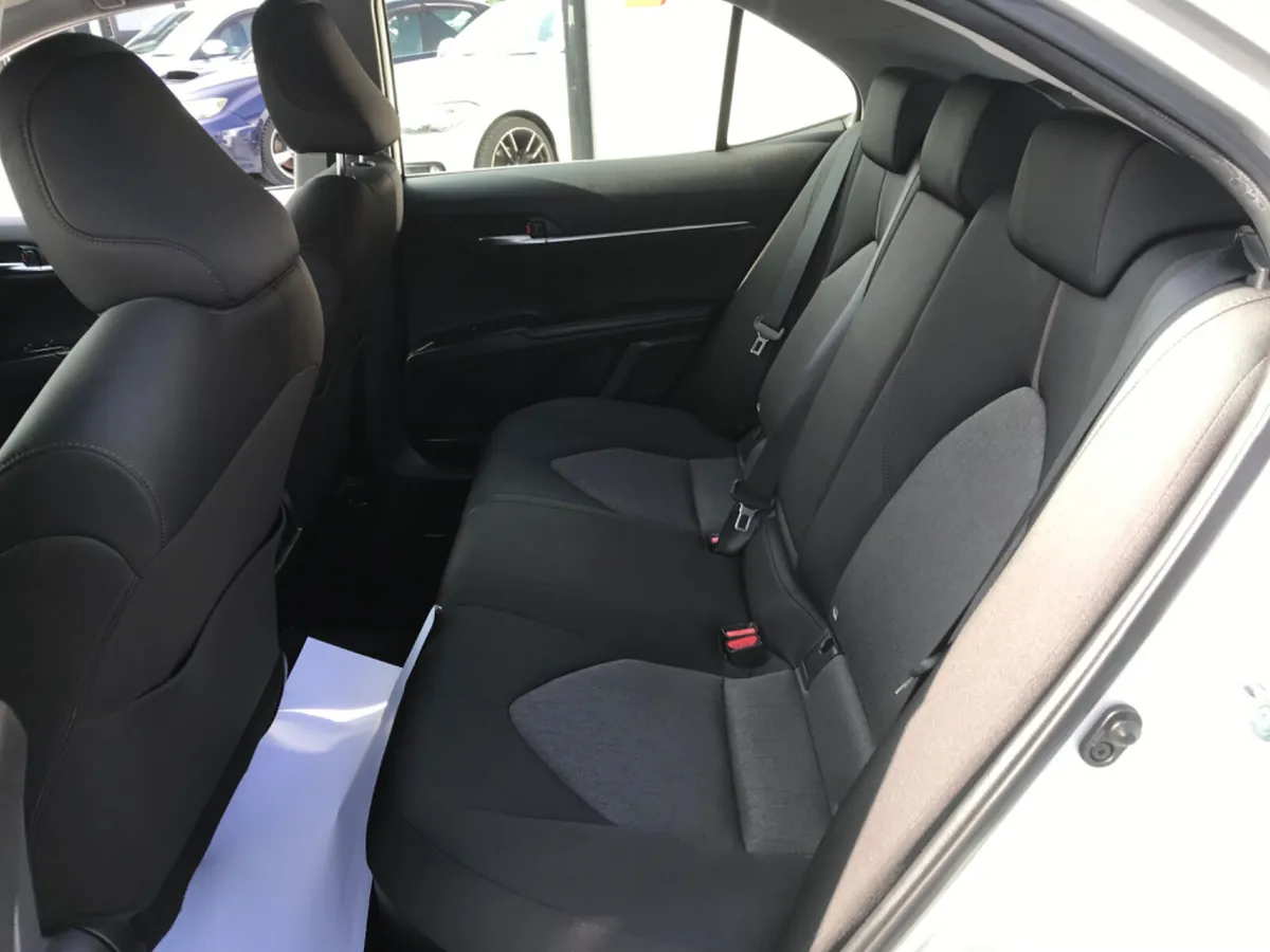 Toyota Camry Saloon, Petrol Hybrid, 2021, Silver