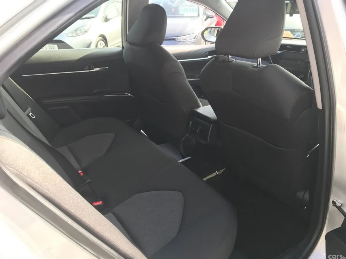 Toyota Camry Saloon, Petrol Hybrid, 2021, Silver