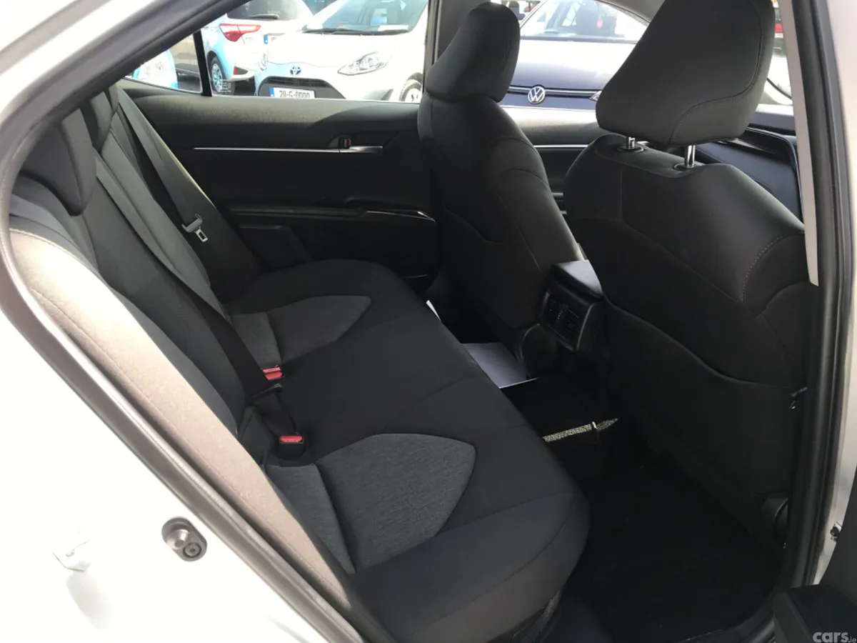Toyota Camry Saloon, Petrol Hybrid, 2021, Silver