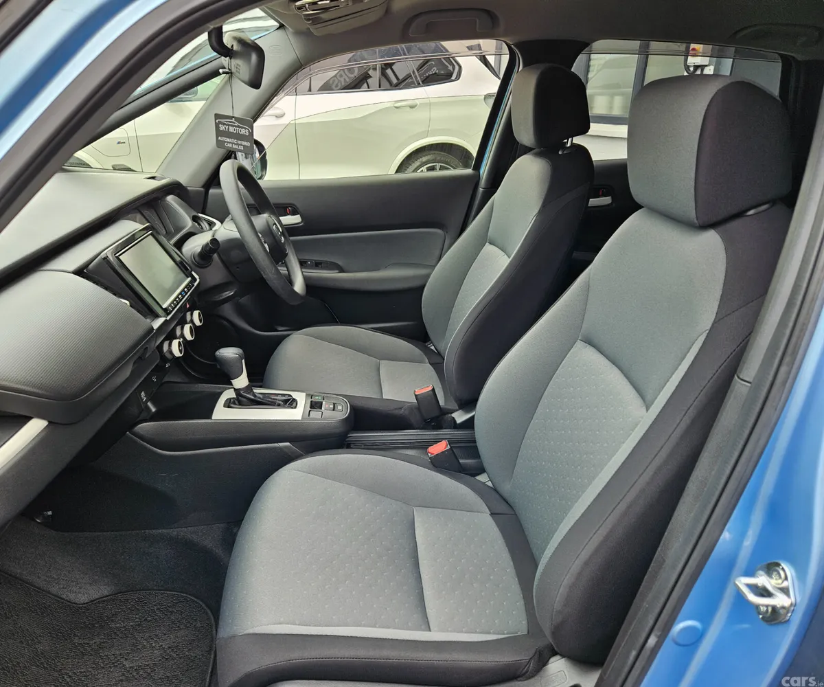 Honda Fit Hatchback, Petrol Hybrid, 2020, Blue