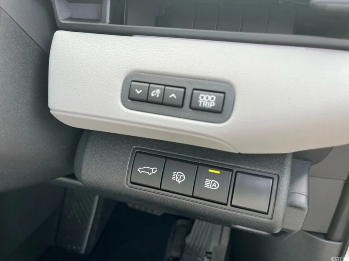 Toyota C-HR Estate, Electric, 2026, Grey