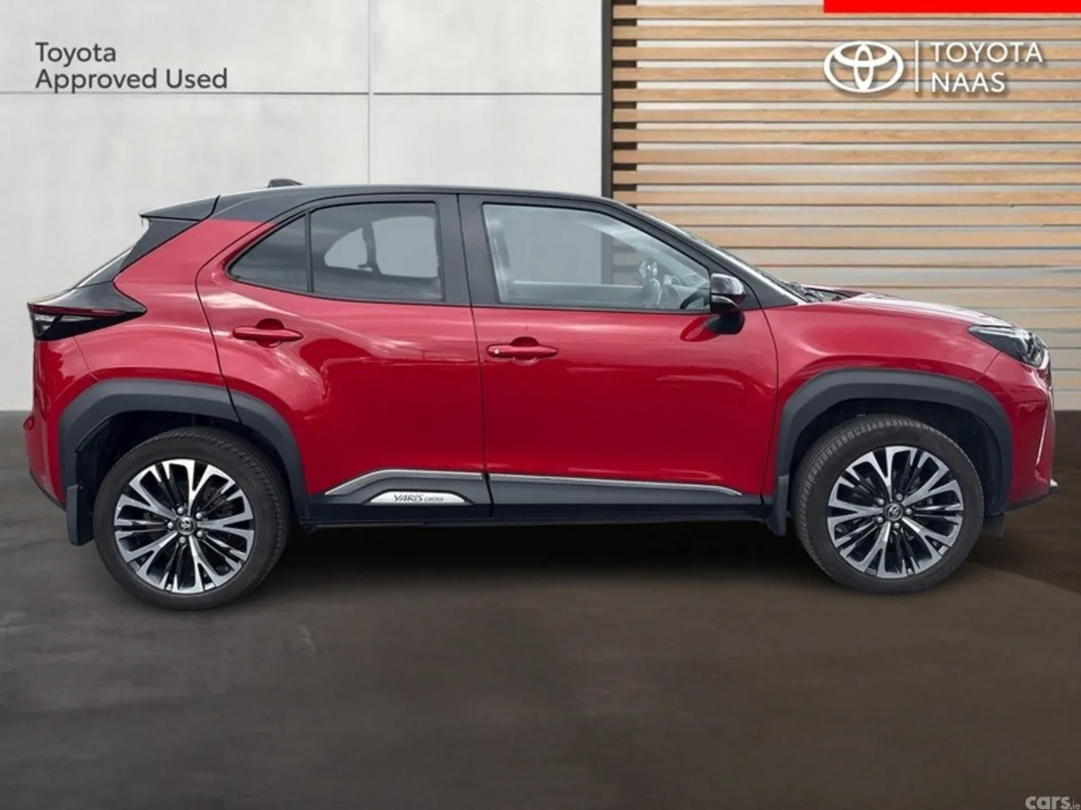 Toyota Yaris Cross Hatchback, Petrol Hybrid, 2023, Red