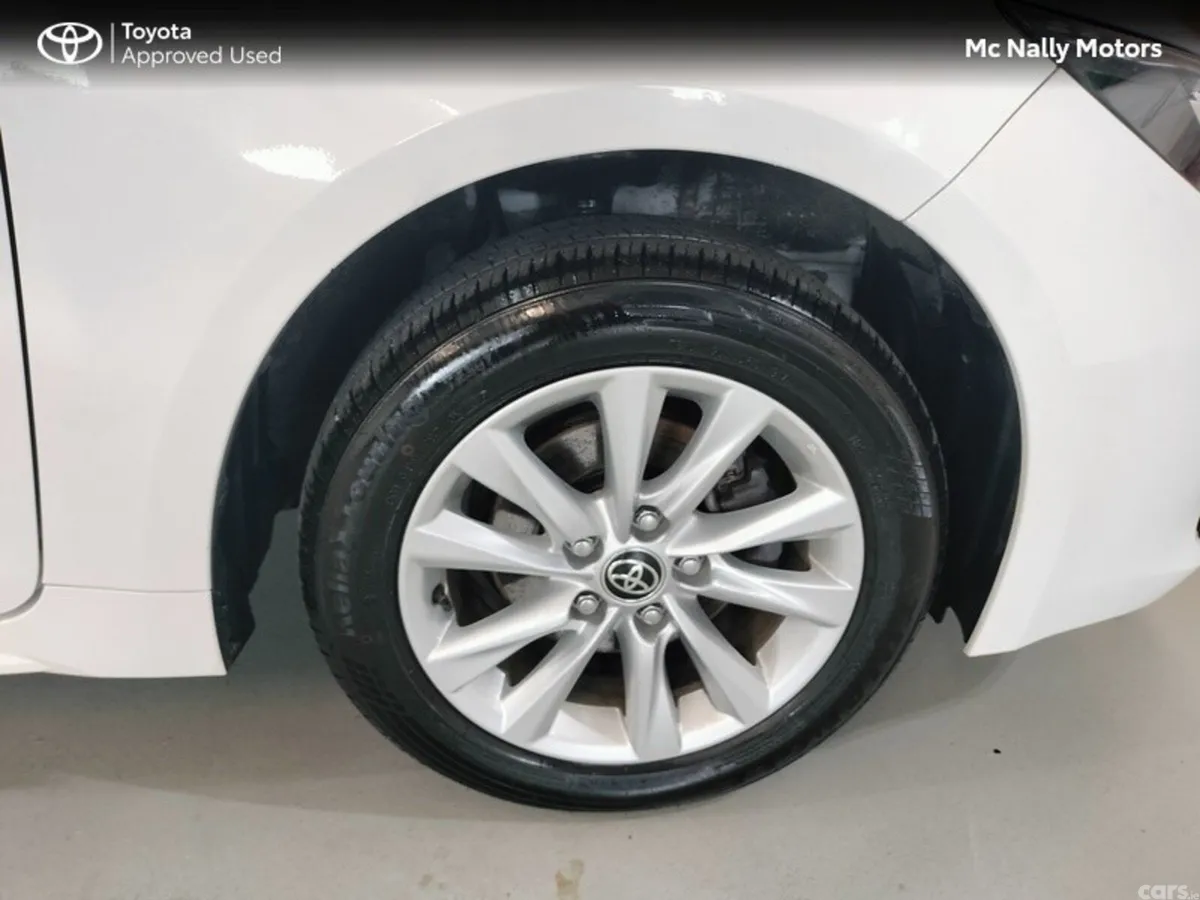 Toyota Corolla Hatchback, Petrol Hybrid, 2023, White