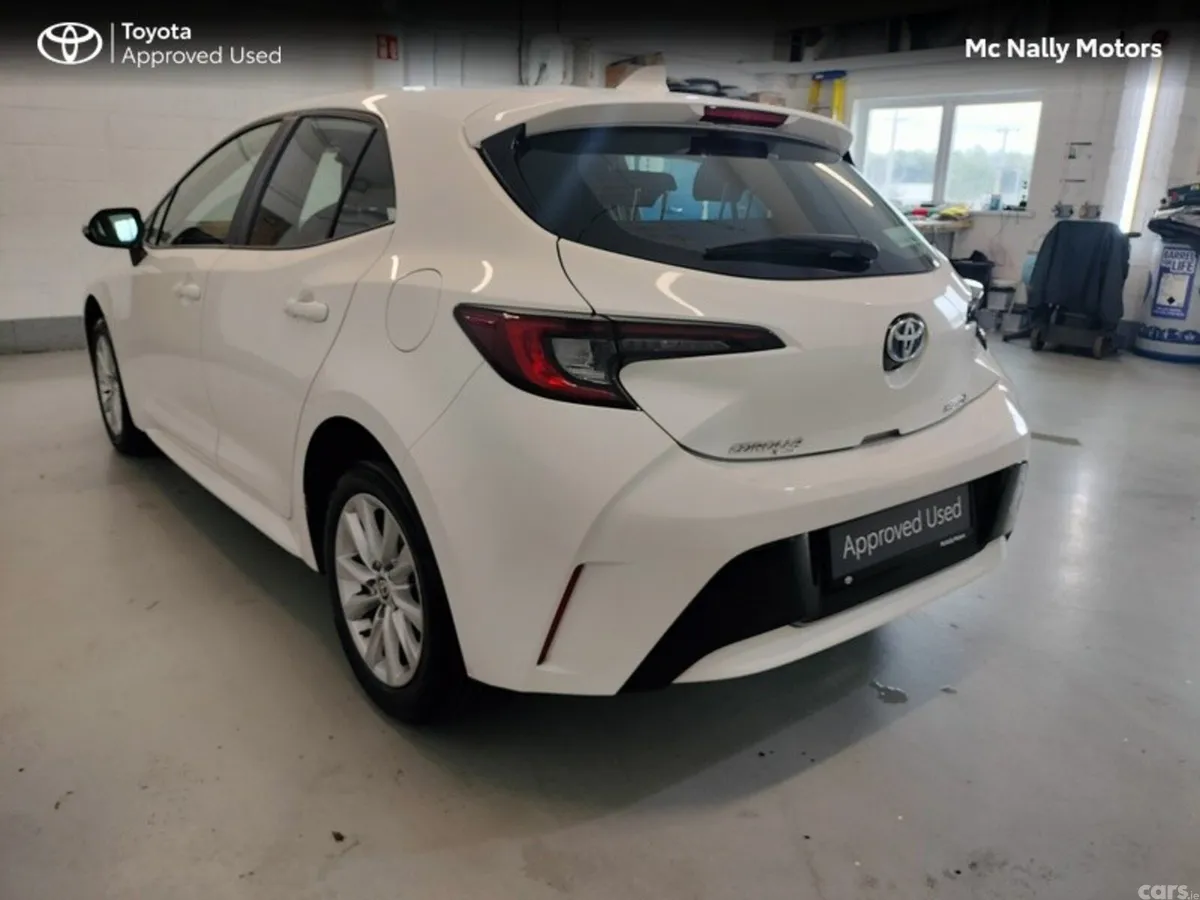 Toyota Corolla Hatchback, Petrol Hybrid, 2023, White