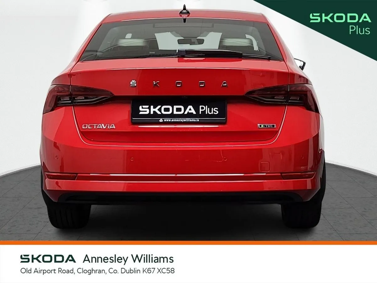 Skoda Octavia Saloon, Petrol, 2023, Red