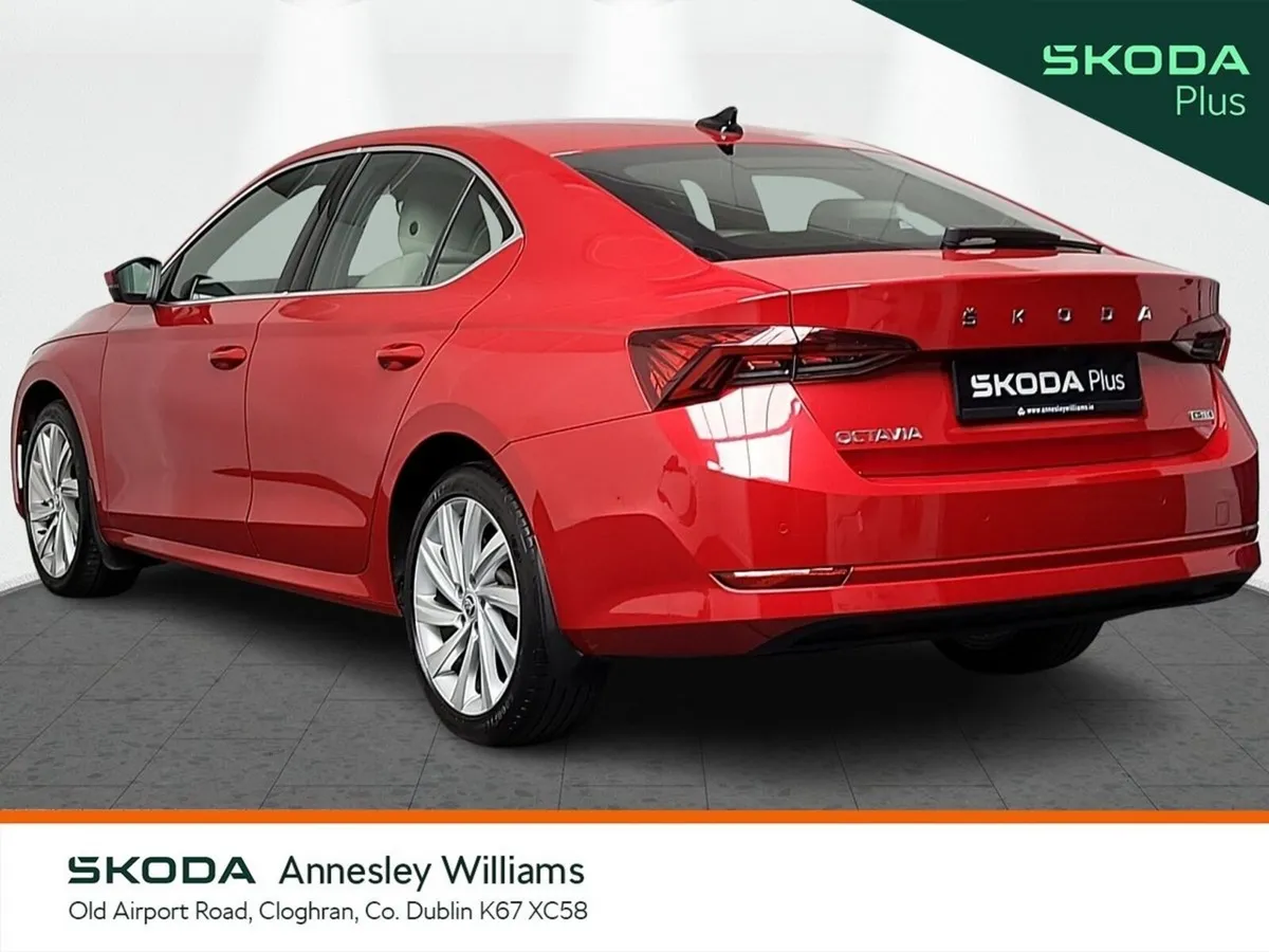Skoda Octavia Saloon, Petrol, 2023, Red