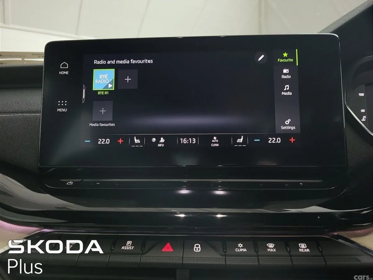 Skoda Octavia Saloon, Petrol, 2023, Red