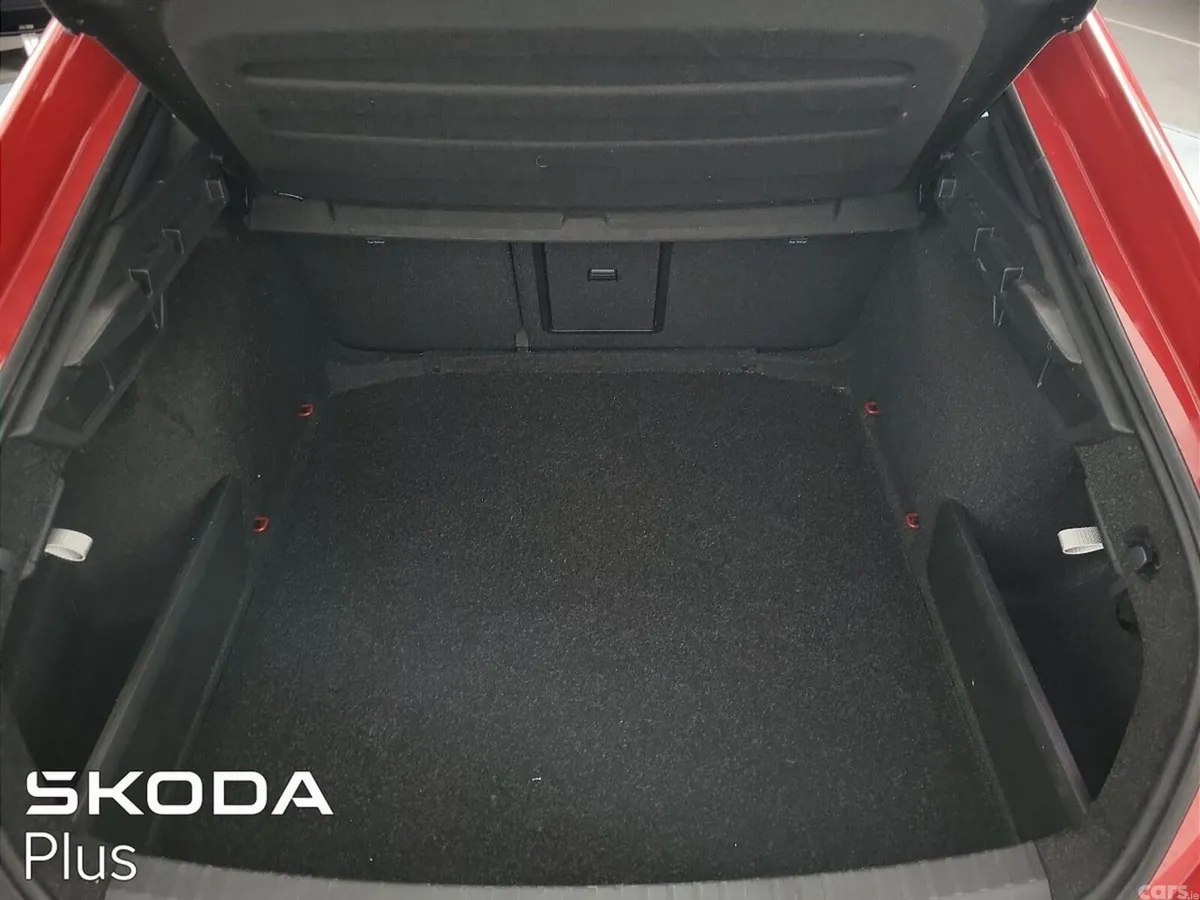 Skoda Octavia Saloon, Petrol, 2023, Red