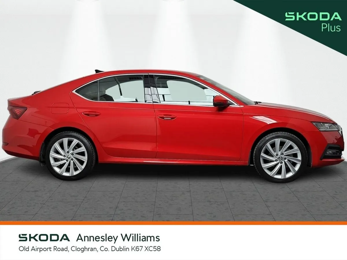 Skoda Octavia Saloon, Petrol, 2023, Red