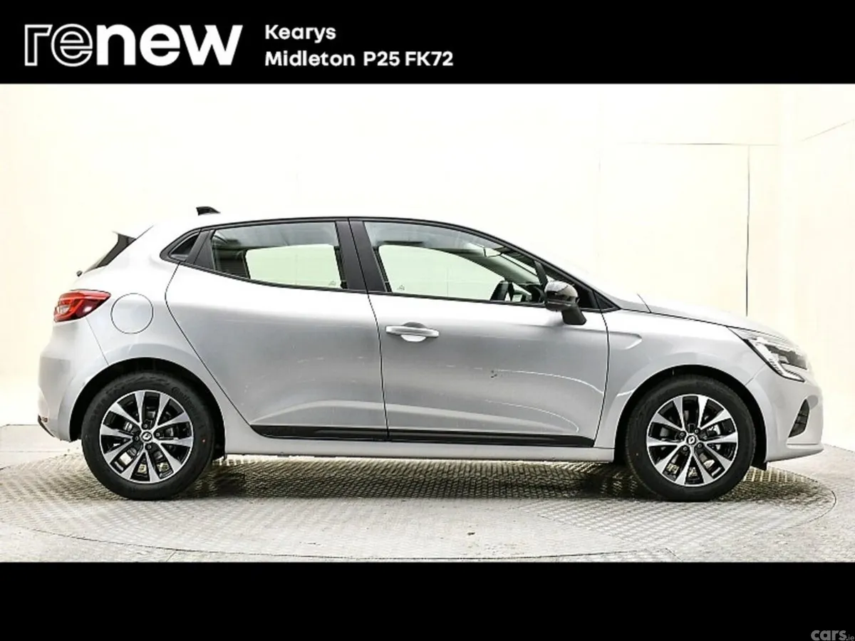 Renault Clio Hatchback, Petrol, 2023, Silver
