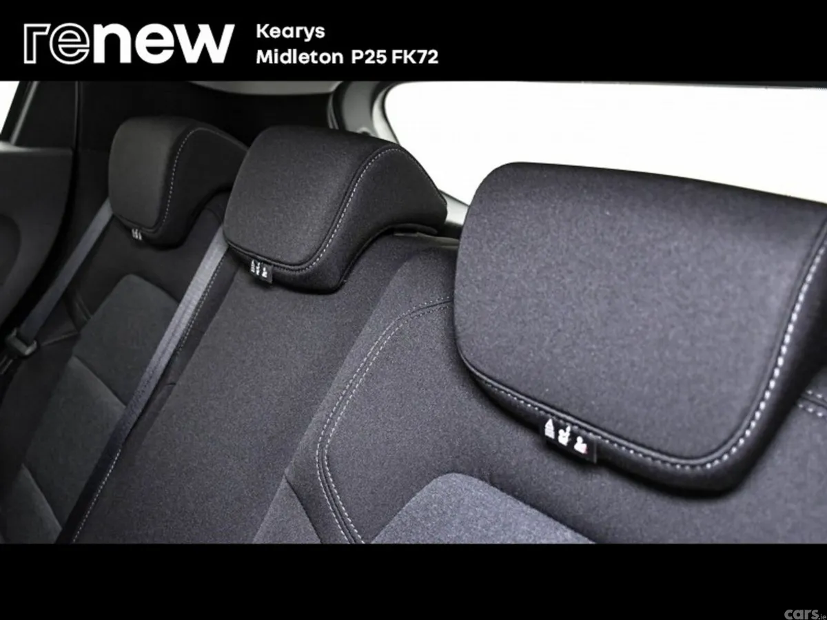 Renault Clio Hatchback, Petrol, 2023, Silver