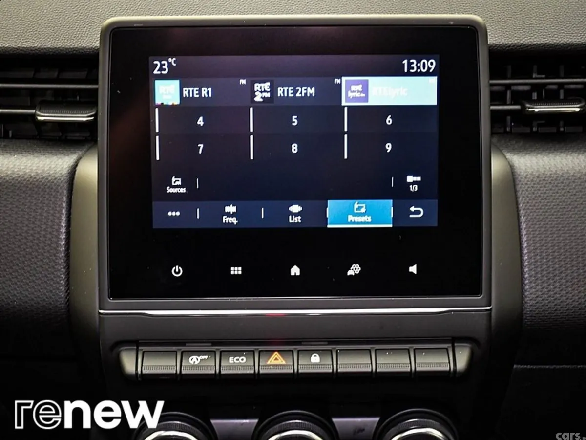 Renault Clio Hatchback, Petrol, 2023, Silver