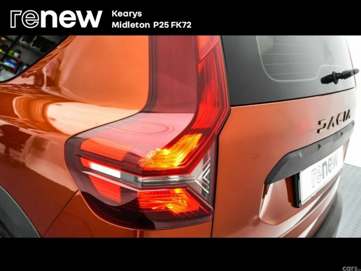 Dacia Jogger MPV, Petrol Hybrid, 2024, Brown