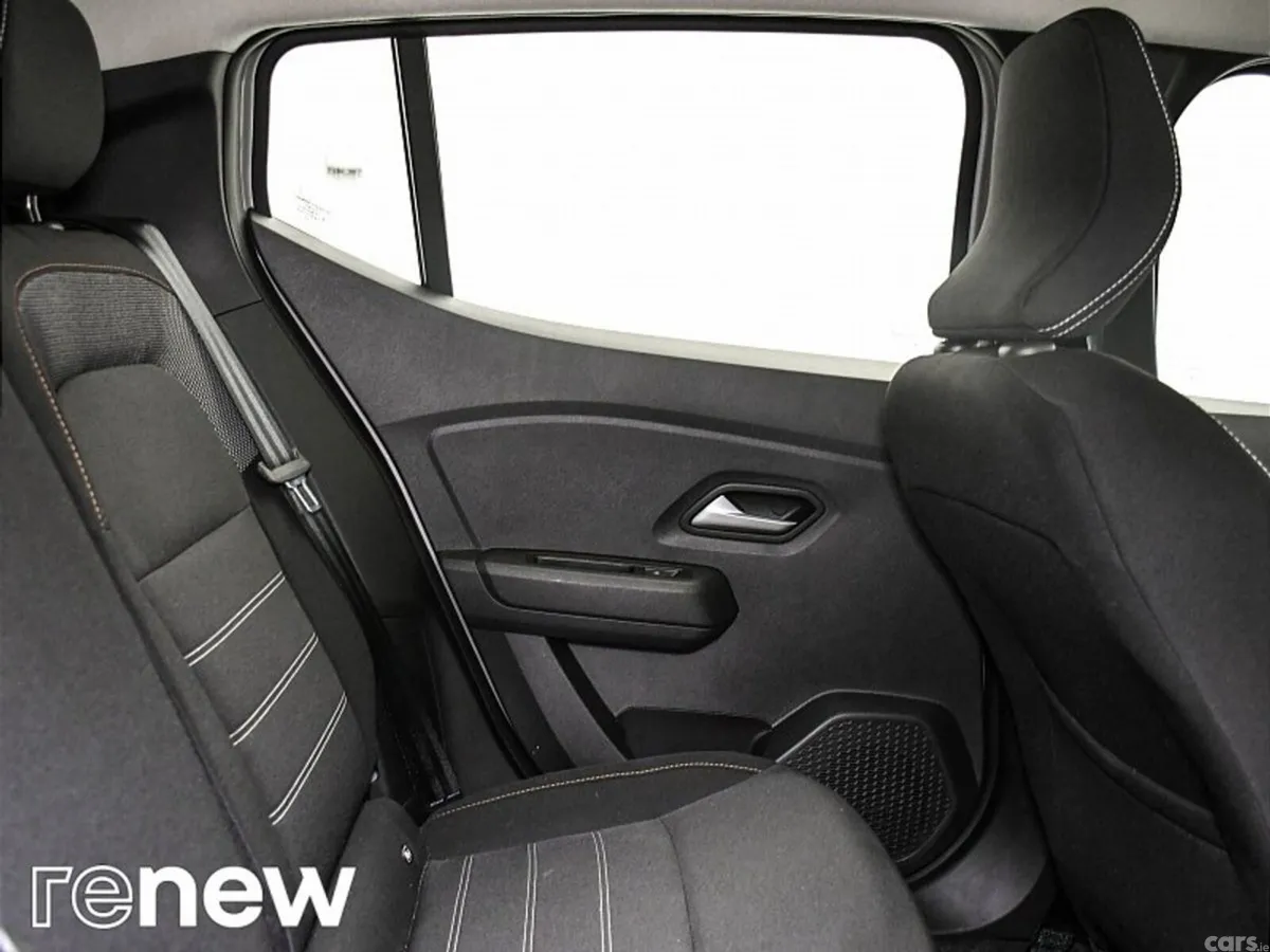 Dacia Sandero Stepway SUV, Petrol, 2023, Silver