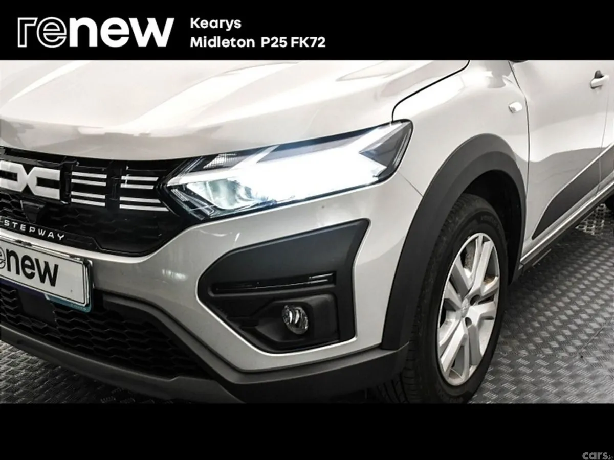 Dacia Sandero Stepway SUV, Petrol, 2023, Silver