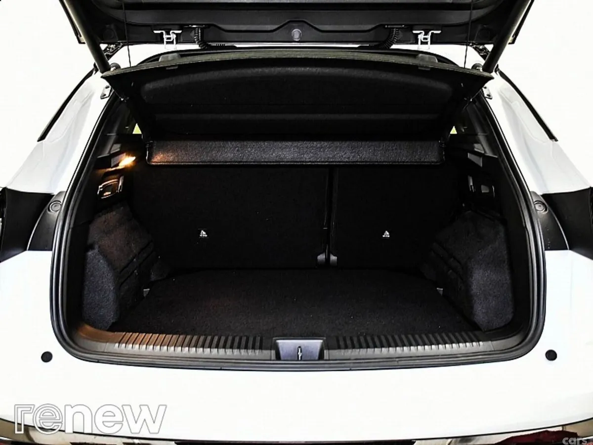 Renault Austral SUV, Petrol Hybrid, 2024, White