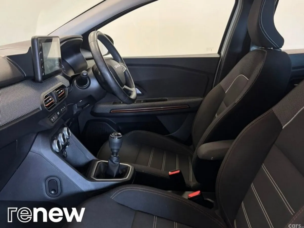 Dacia Sandero Stepway Hatchback, Petrol, 2023, White