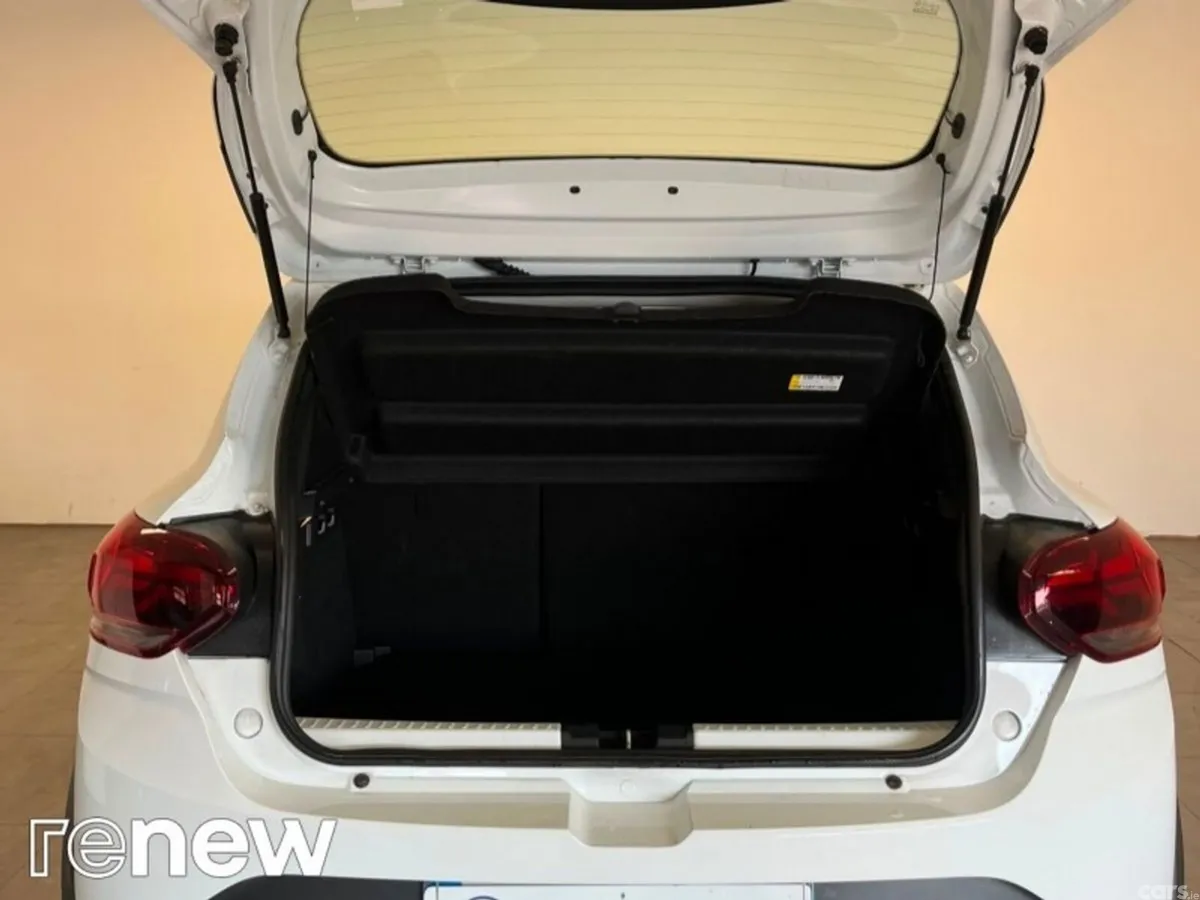 Dacia Sandero Stepway Hatchback, Petrol, 2023, White