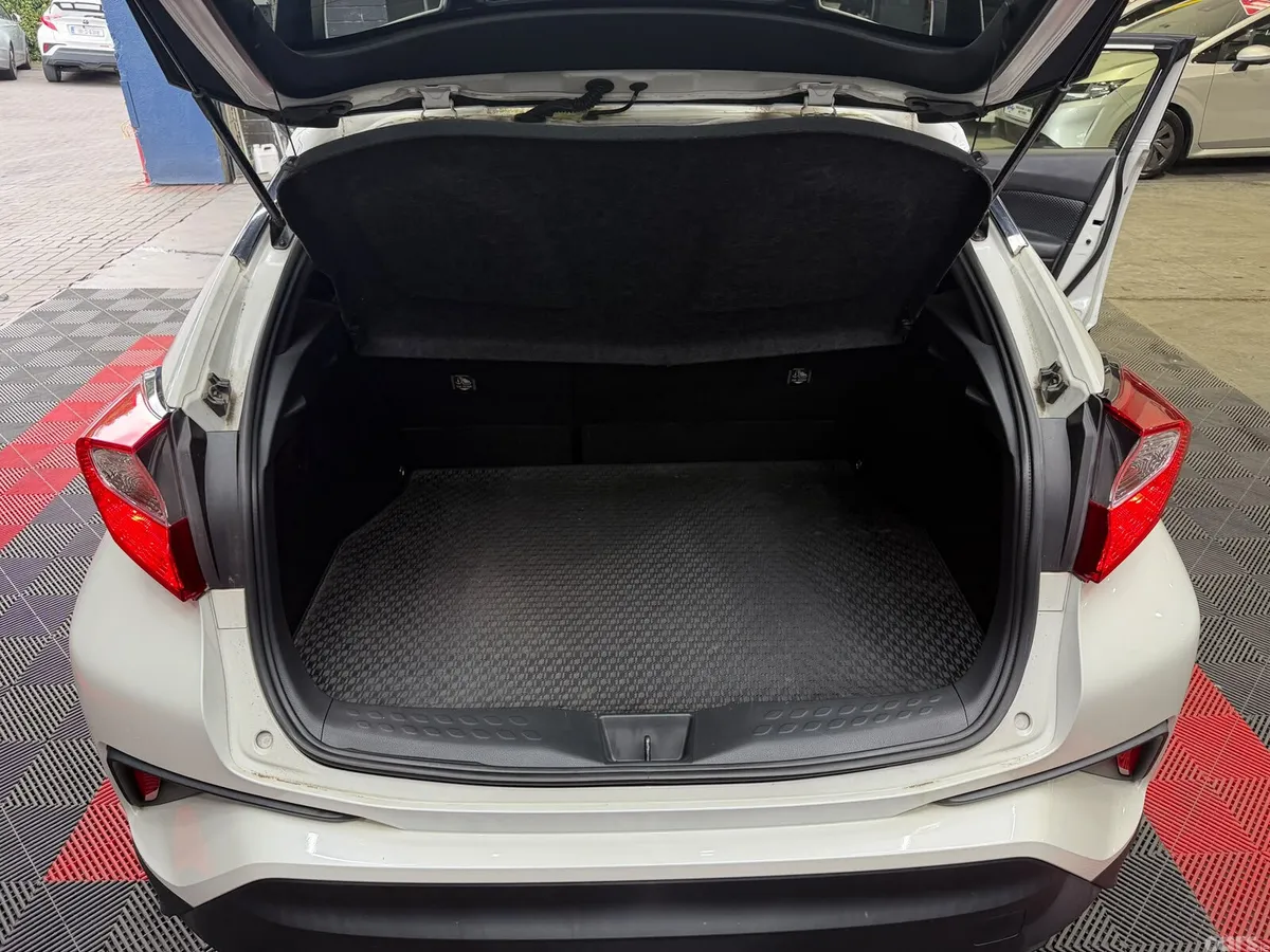 Toyota C-HR Hatchback, Petrol, 2017, White