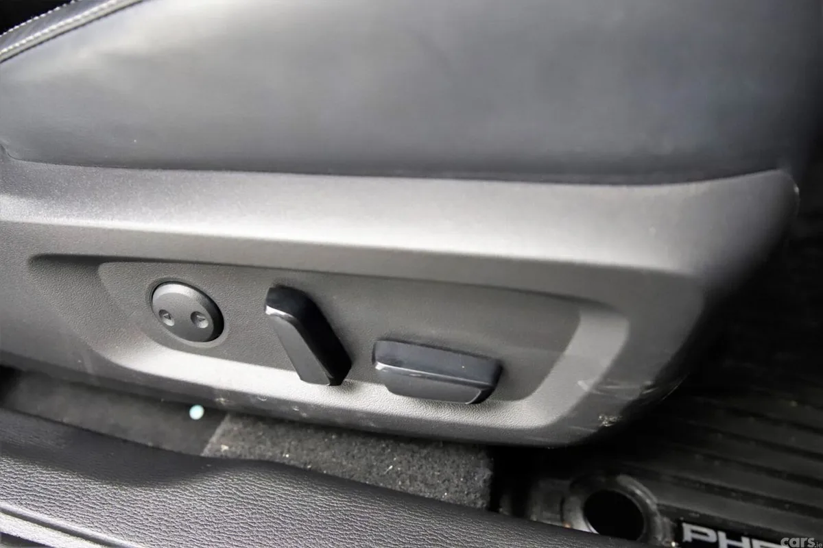 Mitsubishi Outlander SUV, Petrol Plug-in Hybrid, 2022, Black