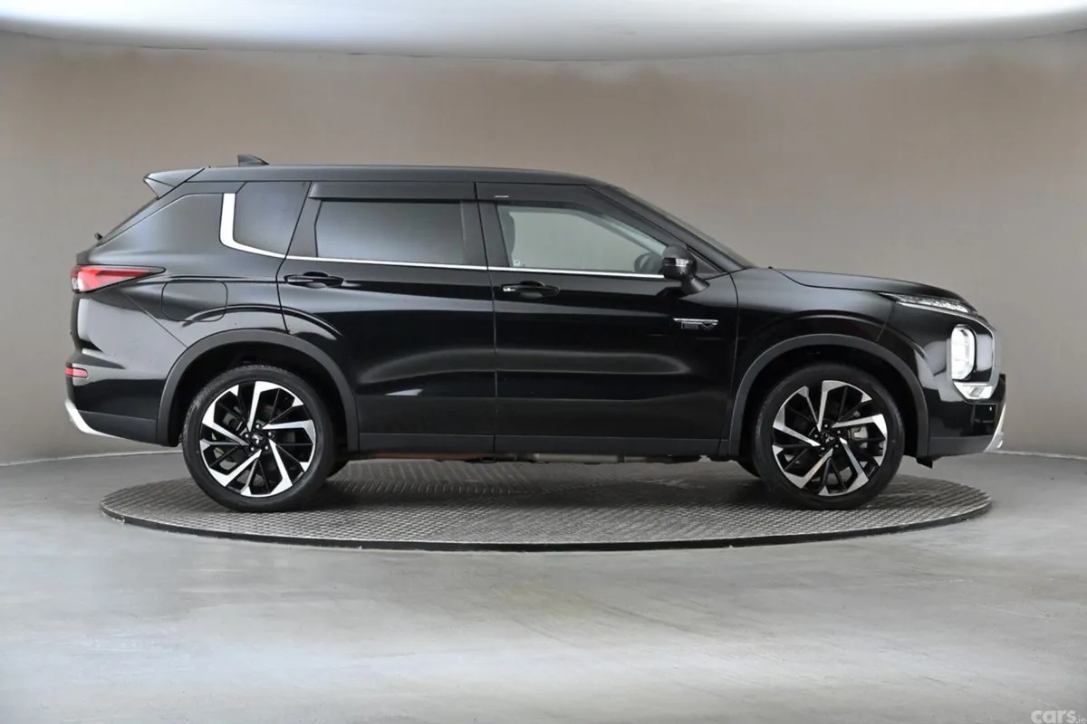 Mitsubishi Outlander SUV, Petrol Plug-in Hybrid, 2022, Black