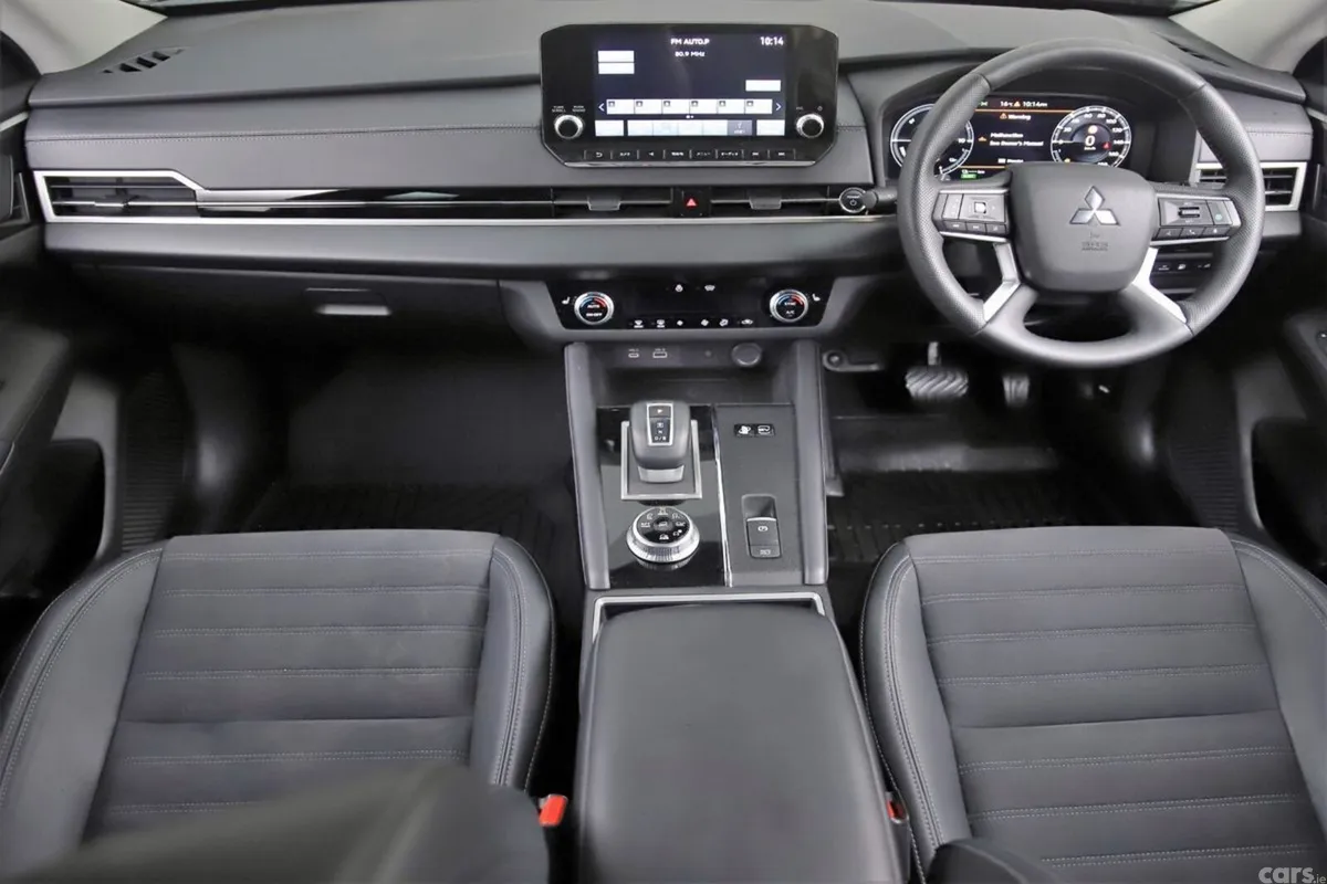 Mitsubishi Outlander SUV, Petrol Plug-in Hybrid, 2022, Black