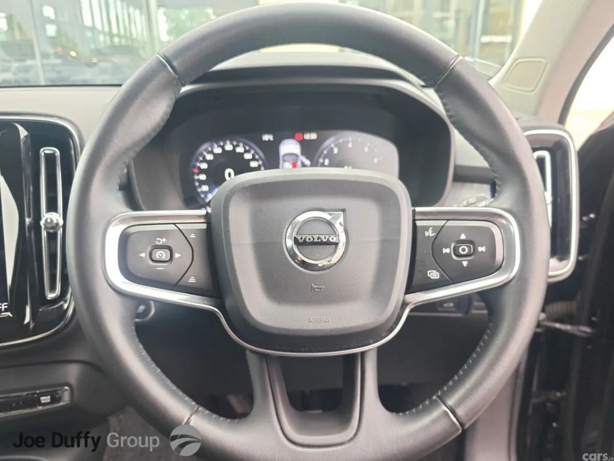 Volvo XC40 Estate, Petrol, 2019, Black