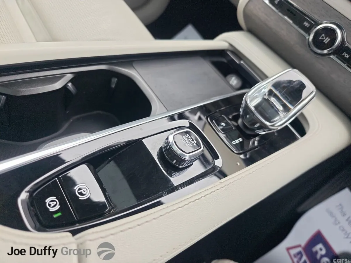 Volvo XC90 SUV, Petrol Plug-in Hybrid, 2023, Black