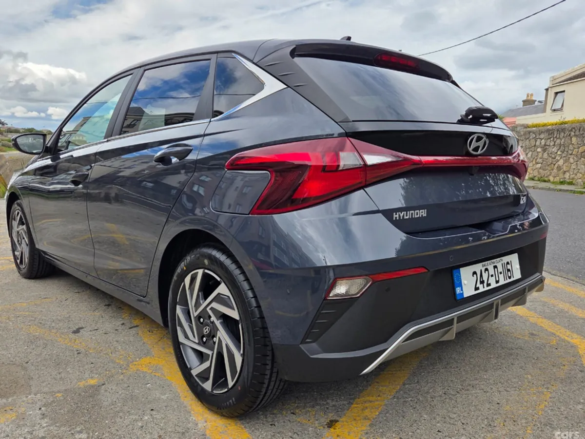 Hyundai i20 Hatchback, Petrol, 2024, Grey