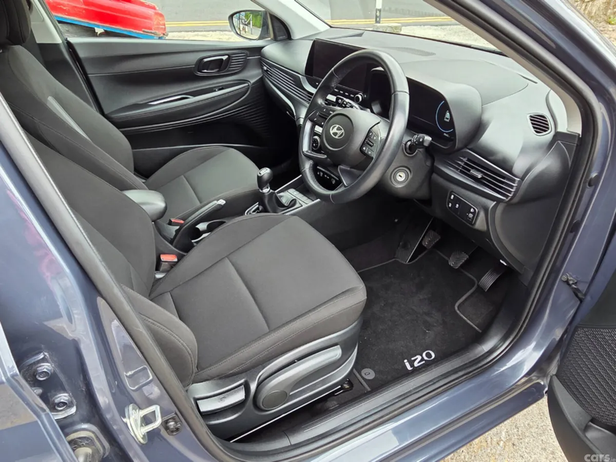 Hyundai i20 Hatchback, Petrol, 2024, Grey