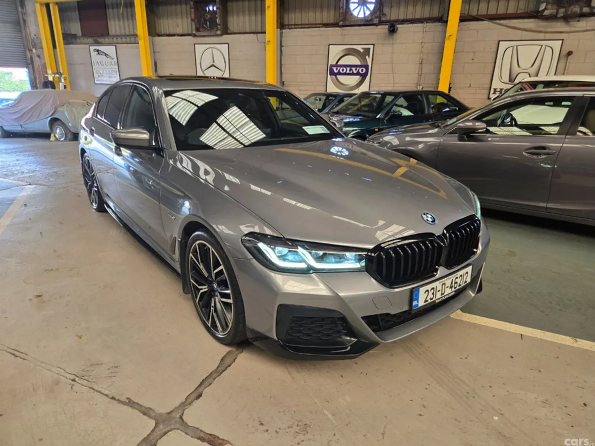 BMW 5-Series Saloon, Petrol Plug-in Hybrid, 2023, Grey