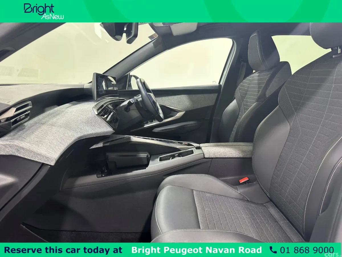 Peugeot 3008 MPV, Petrol Hybrid, 2024, White