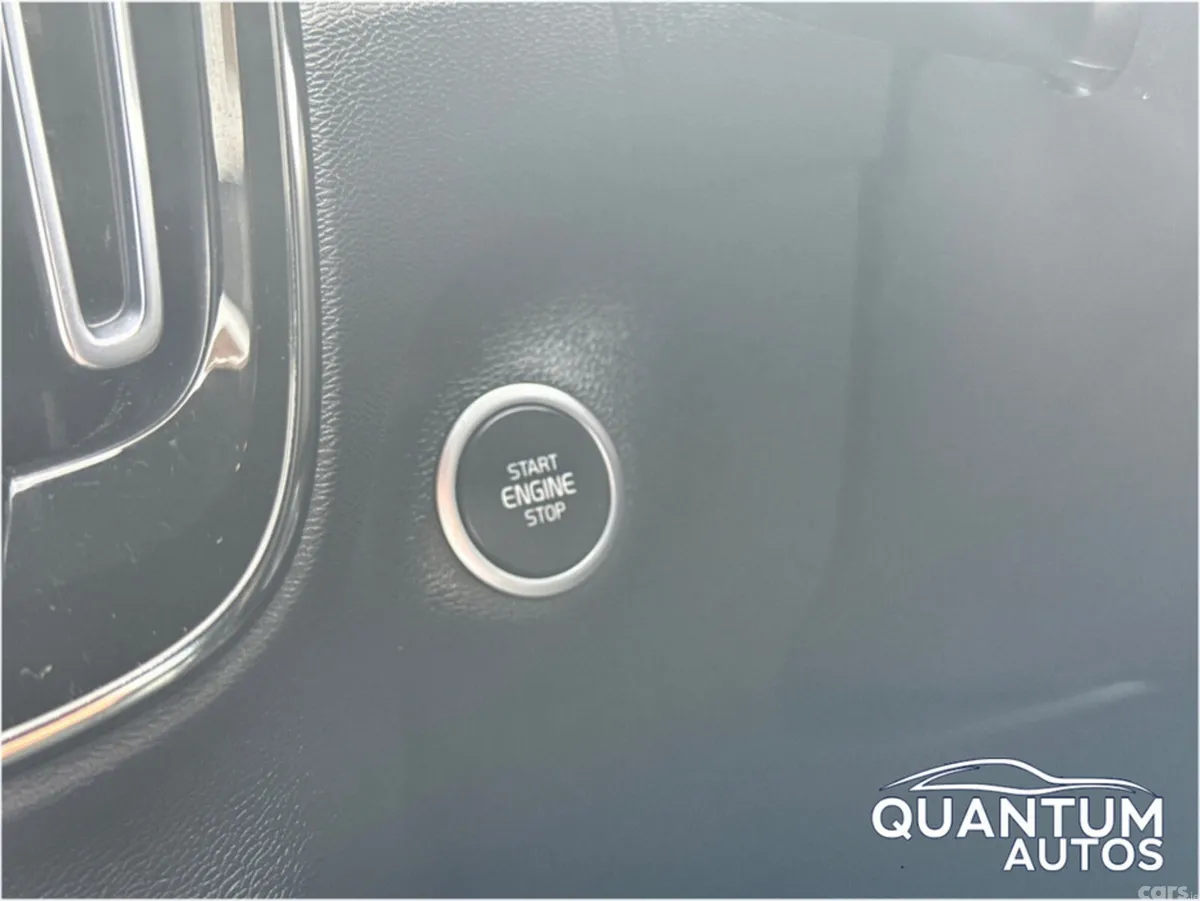 Volvo XC40 SUV, Petrol Plug-in Hybrid, 2022, Grey