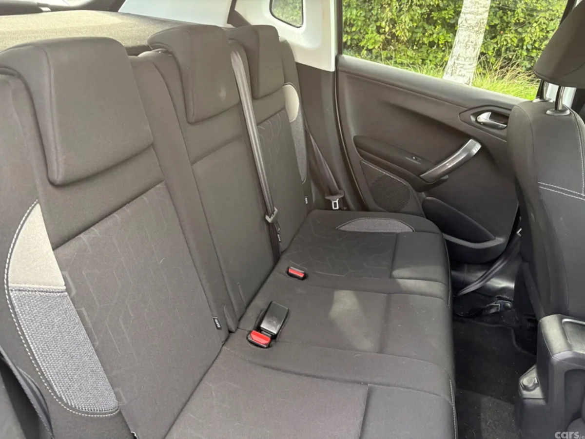 Peugeot 2008 Estate, Petrol, 2017, Grey