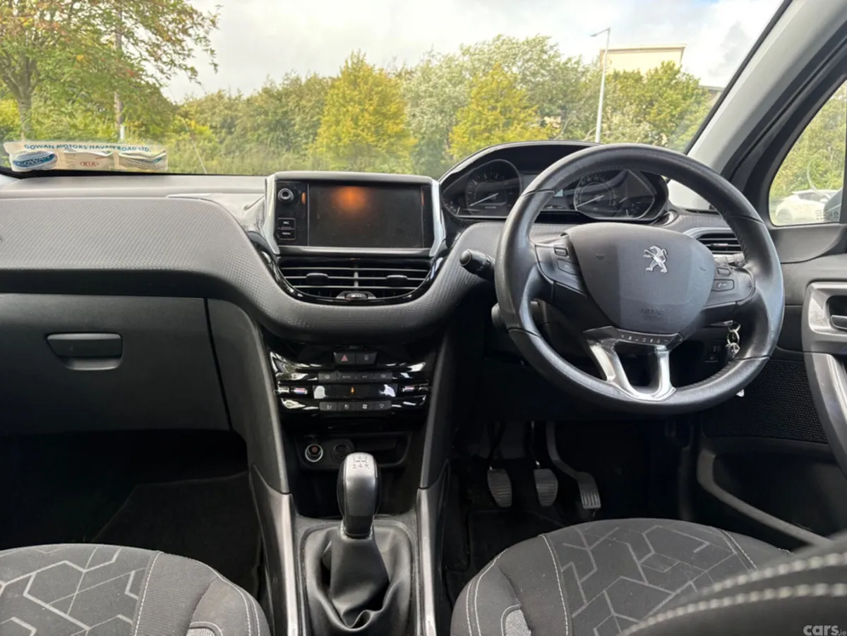 Peugeot 2008 Estate, Petrol, 2017, Grey