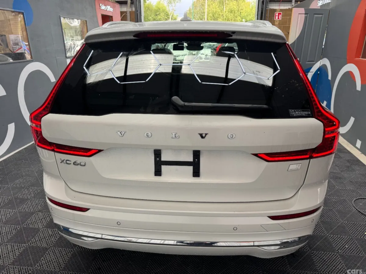 Volvo XC60 SUV, Petrol Hybrid, 2021, White