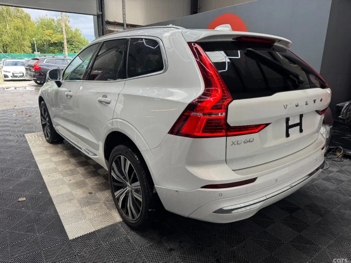 Volvo XC60 SUV, Petrol Hybrid, 2021, White