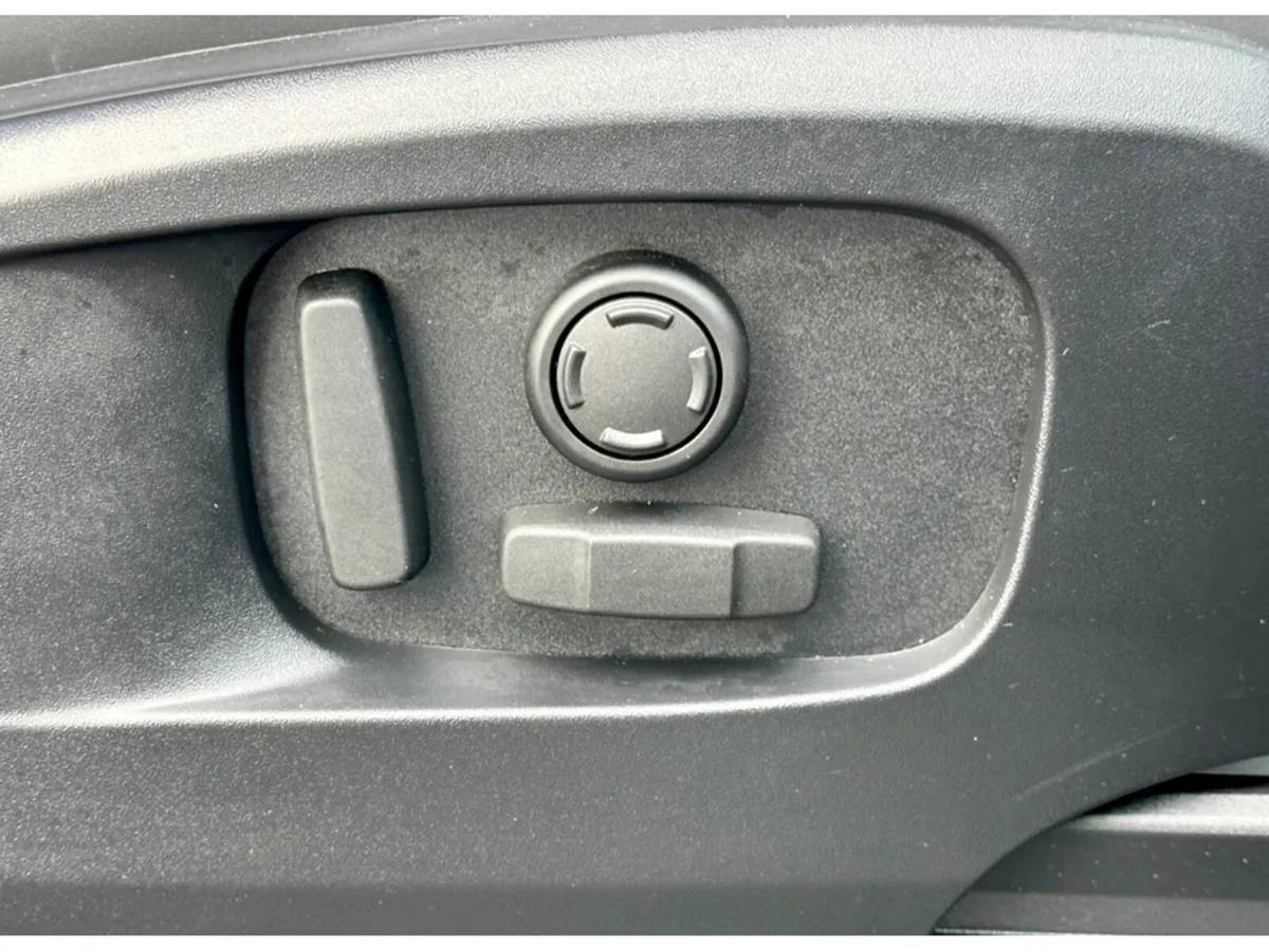 Land Rover Defender SUV, Diesel, 2025, Black