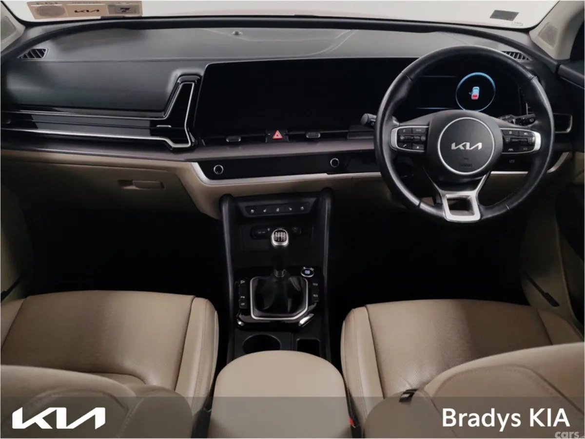 Kia Sportage MPV, Diesel, 2022, Red