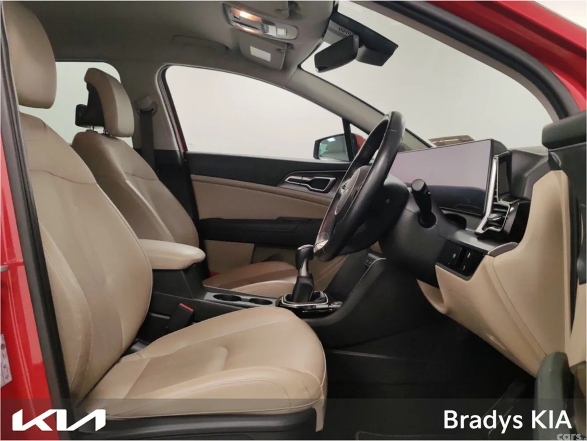 Kia Sportage MPV, Diesel, 2022, Red