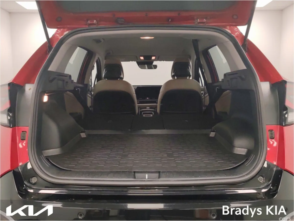 Kia Sportage MPV, Diesel, 2022, Red