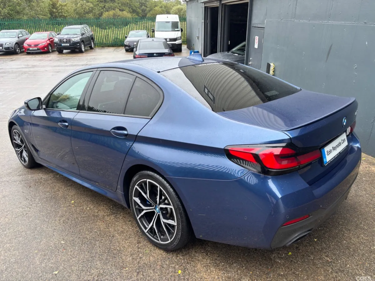 BMW 5-Series Saloon, Petrol Plug-in Hybrid, 2022, Blue