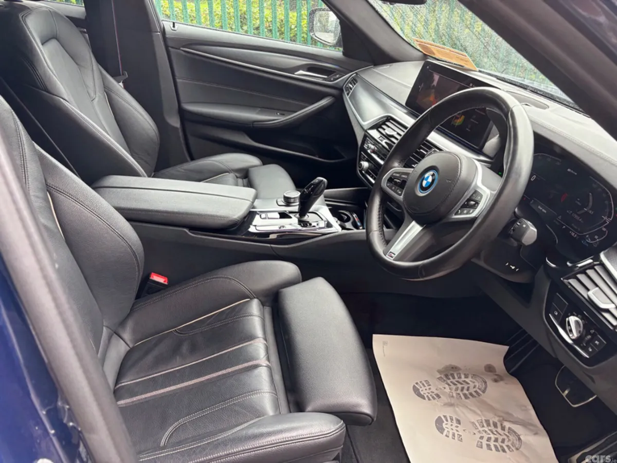 BMW 5-Series Saloon, Petrol Plug-in Hybrid, 2022, Blue